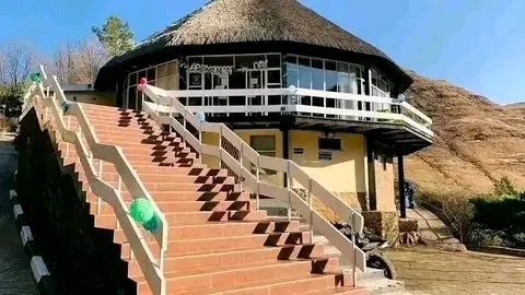 Molimo Nthuse 