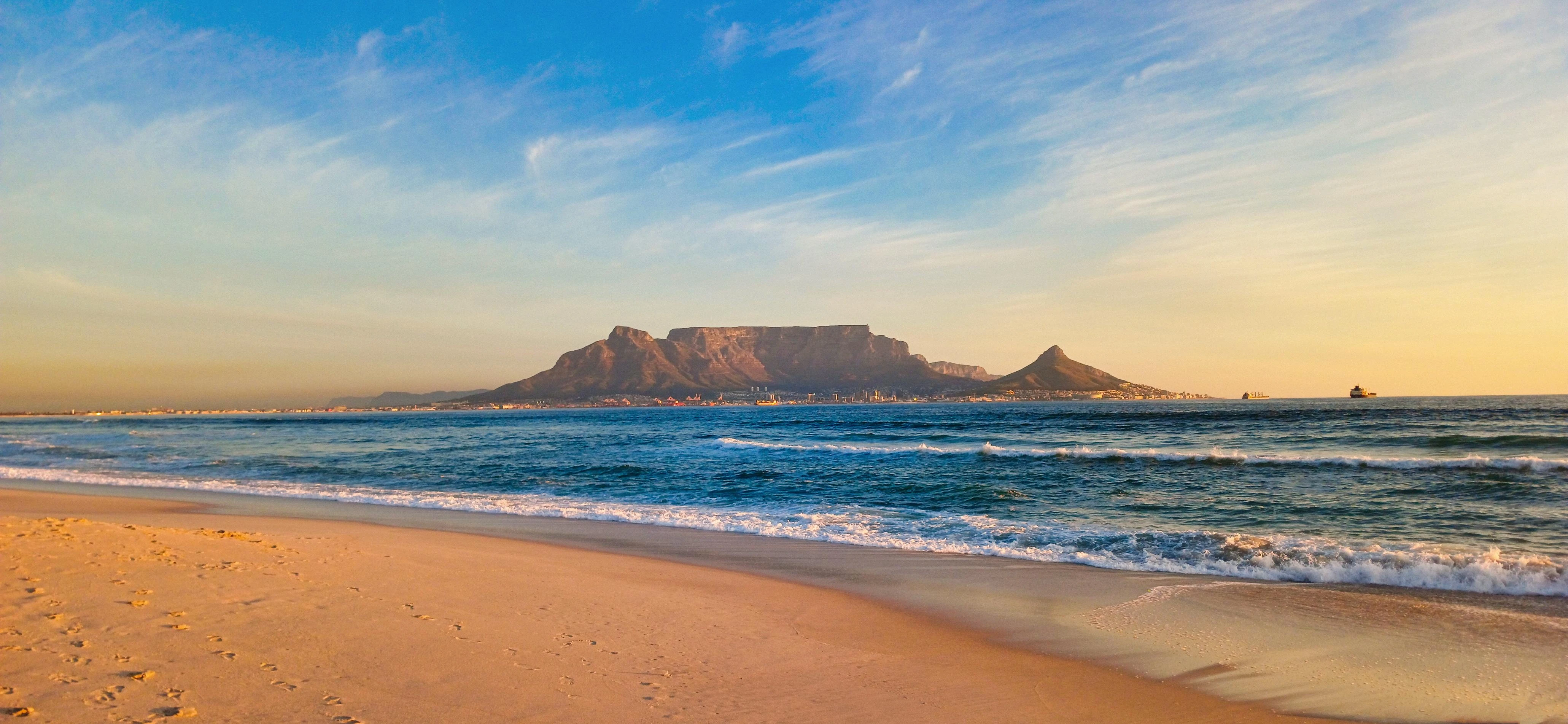 Cape Town Mountain View At The Beach