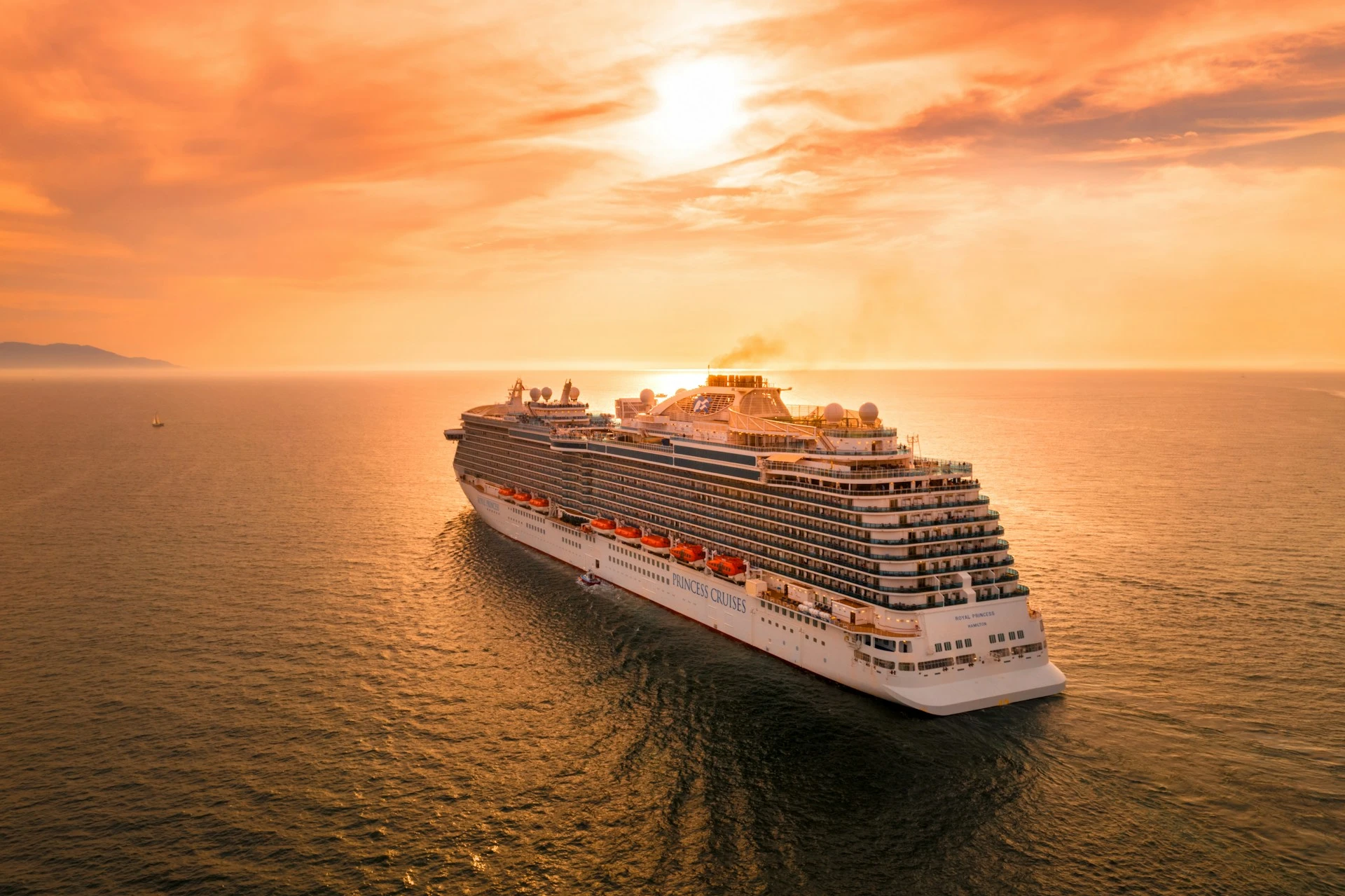 Cruise resort 